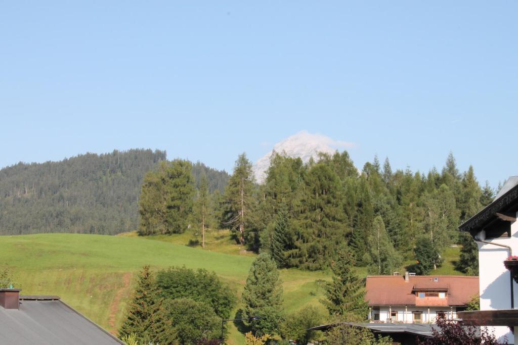 Haus Kneissl Apartment Seefeld in Tirol Phòng bức ảnh